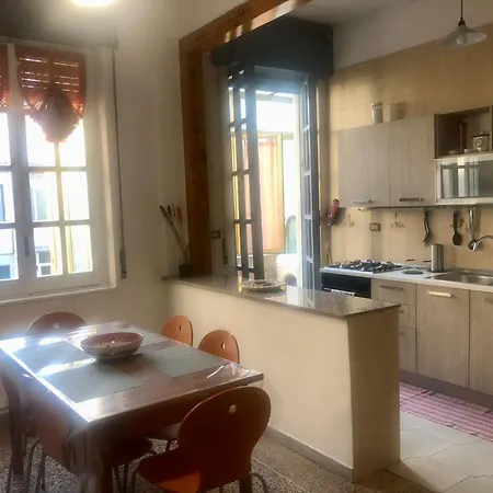 Tarumbo Intero 120 Mq Appartement